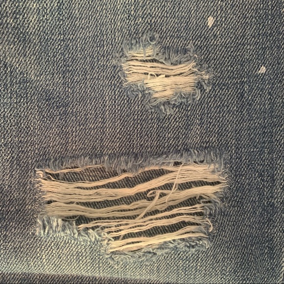 Abercrombie & Fitch Boyfriend Jeans with Rips and Paint Splatters — Size 25 - Picture 4 of 8